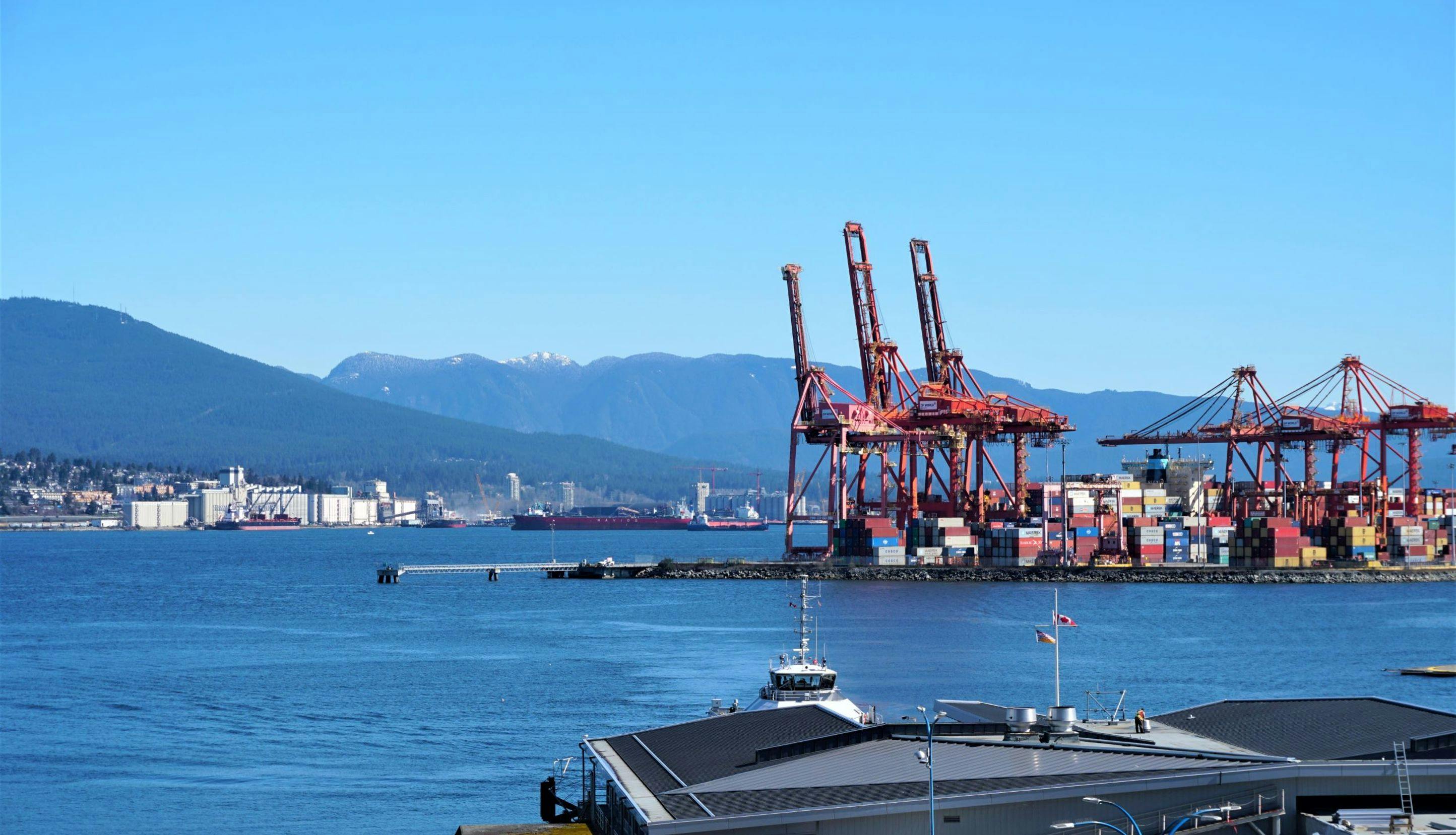 Oversiktsbilde over havna i Vancouver.