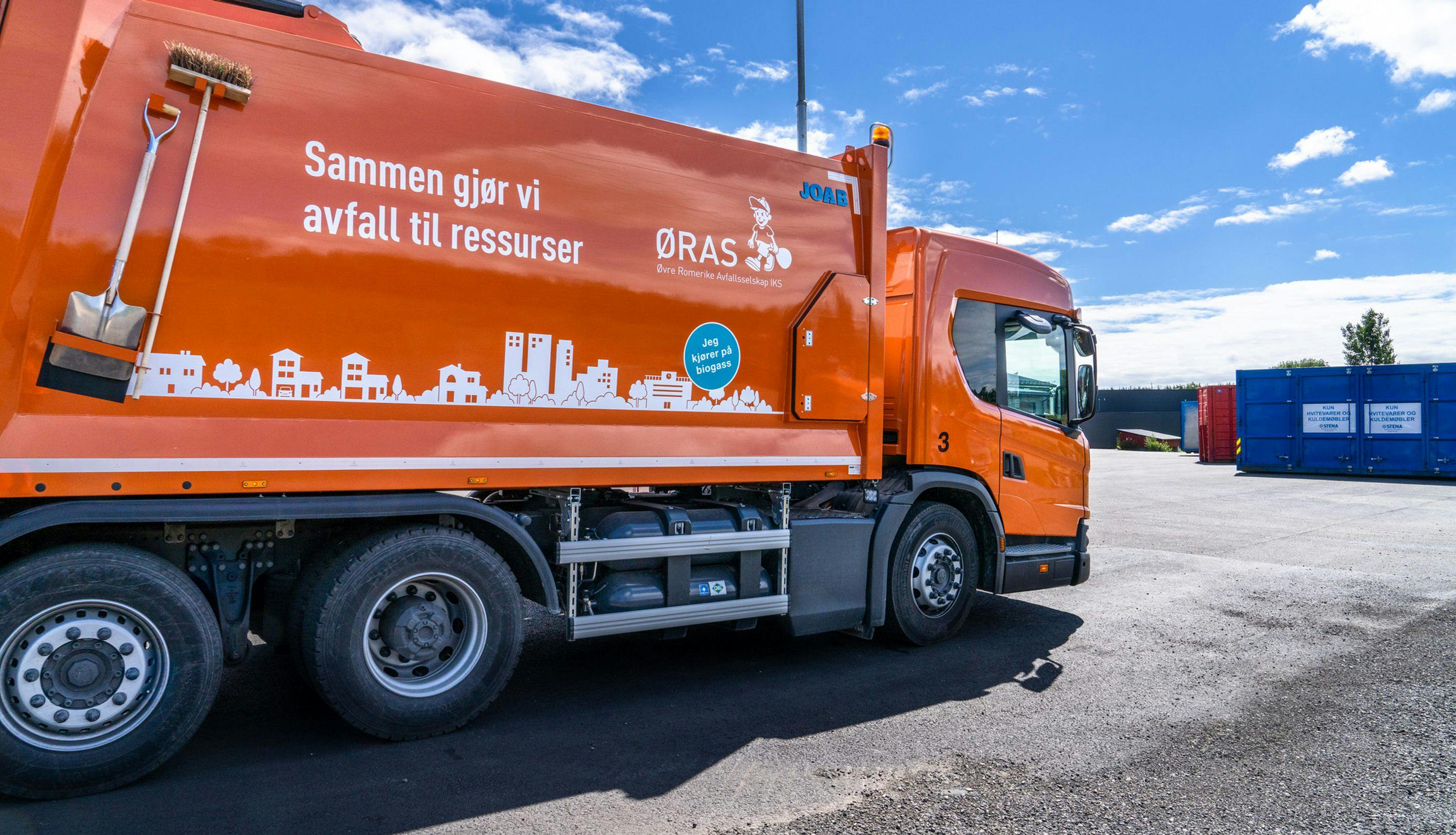 Søppelbil fa ØRAS som går på biogass.